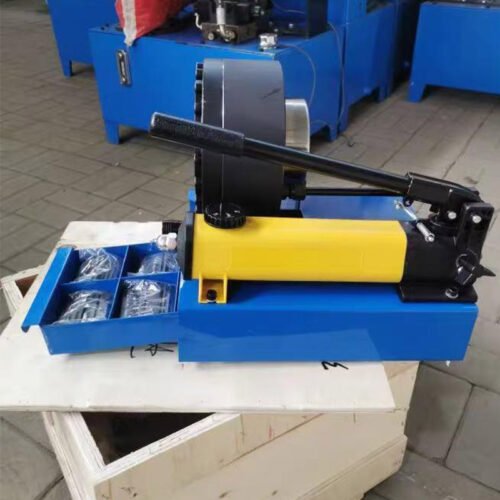 Máquina manual portátil para prensar mangueras hidráulicas, para uso in situ</trp-post-conta...