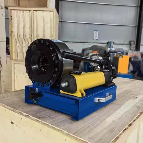 Máquina manual portátil para prensar mangueras hidráulicas, para uso in situ</trp-post-conta...